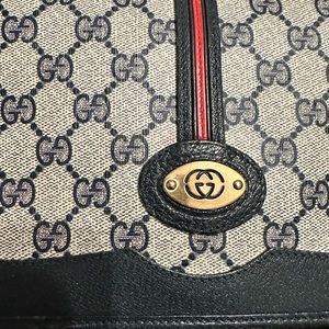 Vintage Gucci Supreme Canvas Messenger 1980’s!!